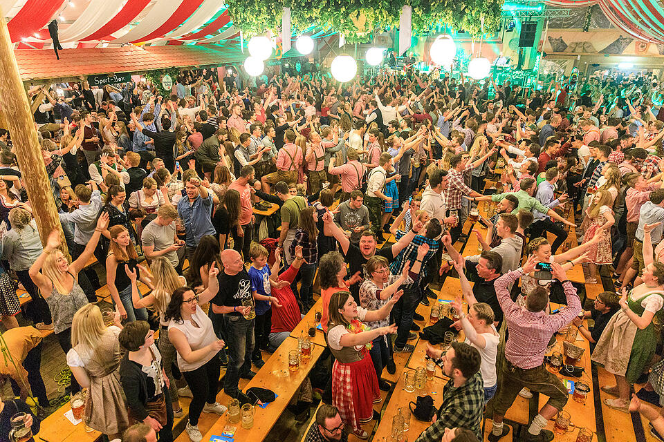 Fr&uuml;hjahrsvolksfest - Erwin und die Heckflossen
