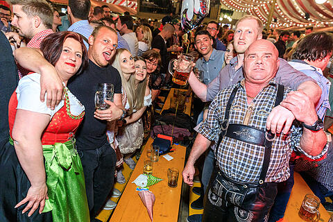 Fr&uuml;hjahrsvolksfest - Erwin und die Heckflossen