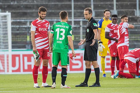 DFB Pokal: Würzburger Kickers - Hannover 96