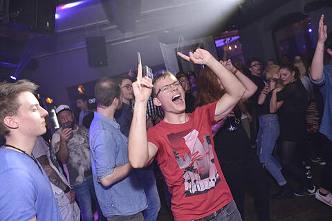 Main Ding Party