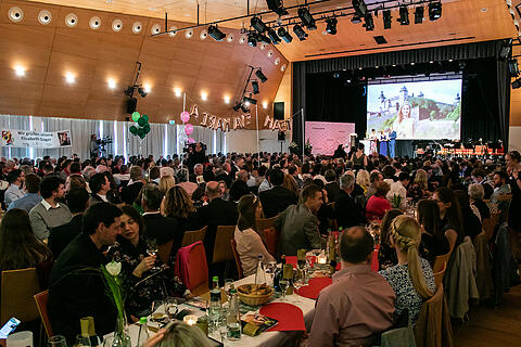 Wahl der fr&auml;nkischen Weink&ouml;nigin