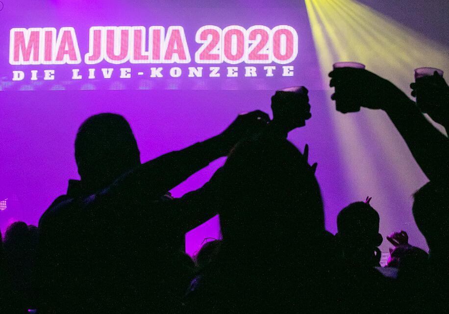 Mia Julia