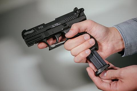 KINA - Auch diese Waffe ist kein Spielzeug