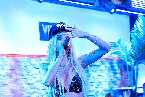 Mia Julia live