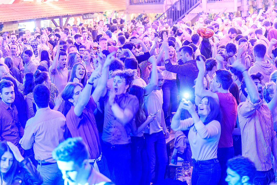 Fr&uuml;hjahrsvolksfest - Erwin und die Heckflossen