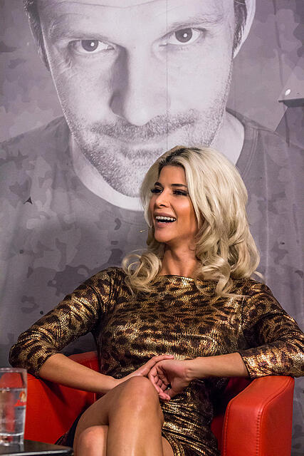 "Hinter den Kulissen" mit Micaela Sch&auml;fer