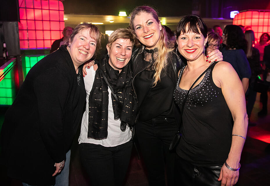 &Uuml;40 Party