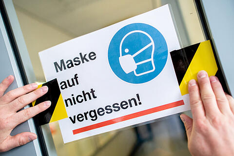 Gesichtsmaske / Maske