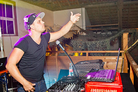 Bauer sucht Frau DJ N' Farmer