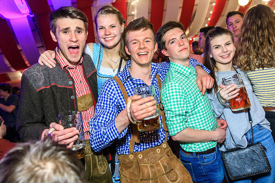 Fr&uuml;hjahrsvolksfest - Erwin und die Heckflossen