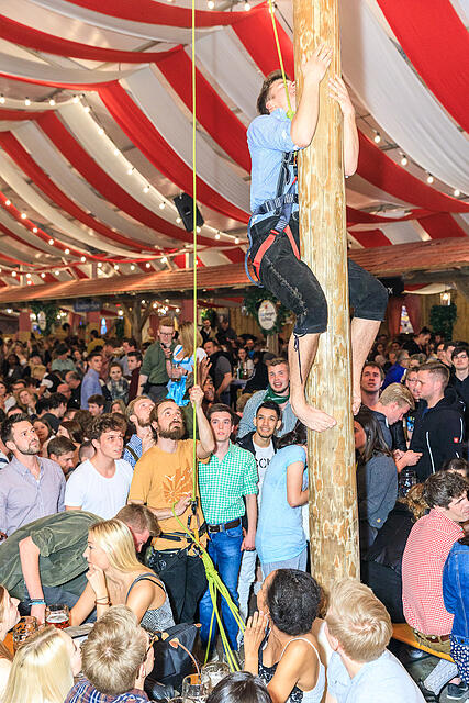 Fr&uuml;hjahrsvolksfest - Erwin und die Heckflossen