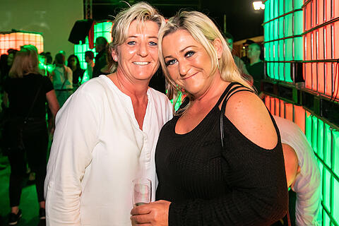&Uuml;40 Party