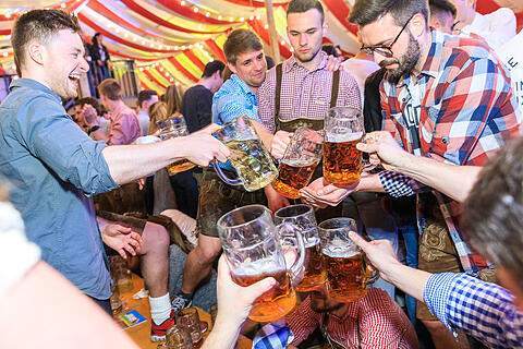 Fr&uuml;hjahrsvolksfest - Erwin und die Heckflossen
