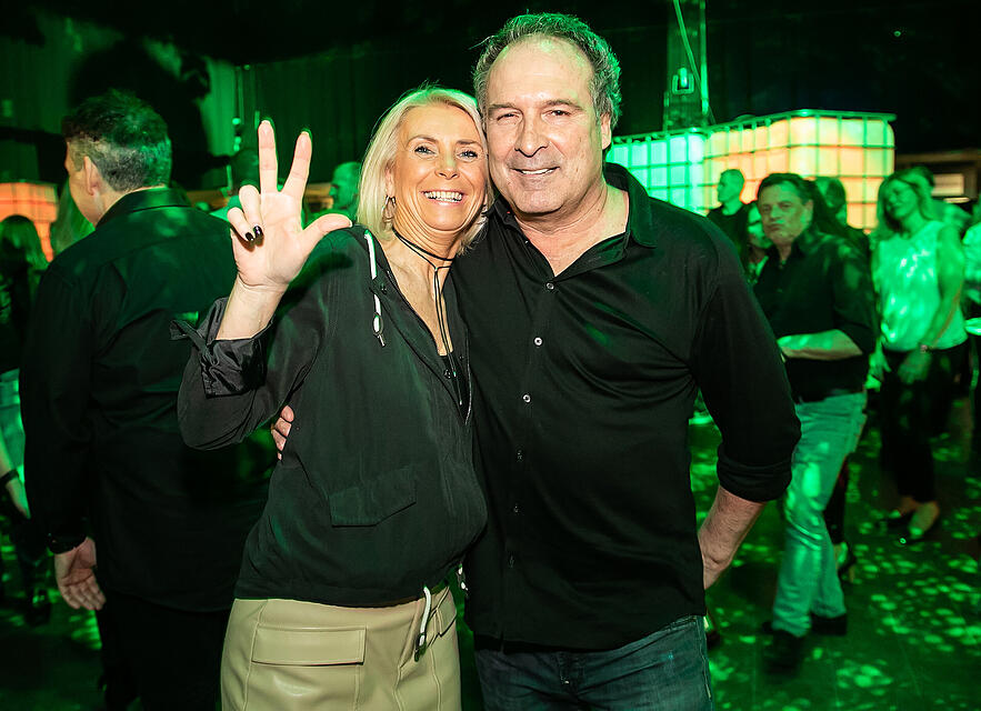 &Uuml;40 Party