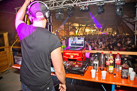 Bauer sucht Frau DJ N' Farmer