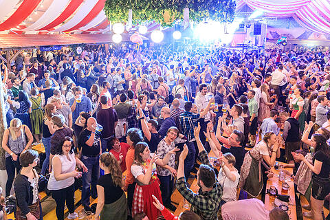 Fr&uuml;hjahrsvolksfest - Erwin und die Heckflossen
