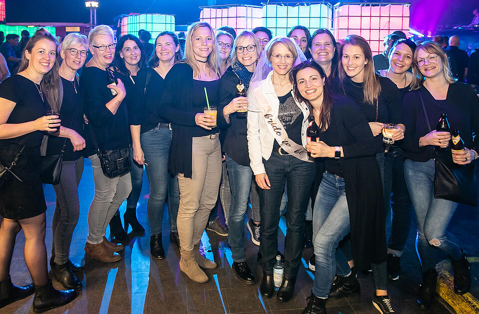 &Uuml;40 Party