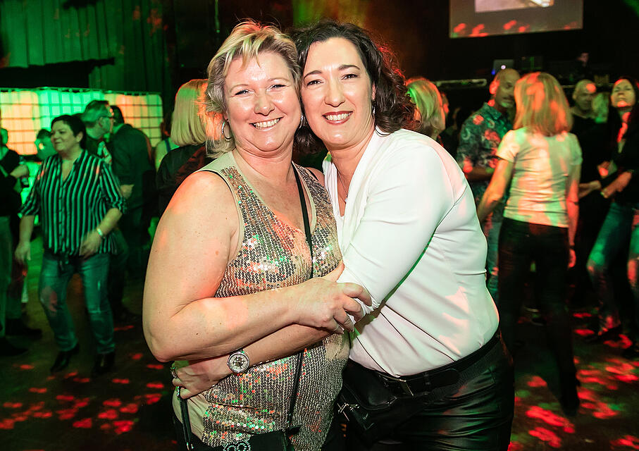&Uuml;40 Party