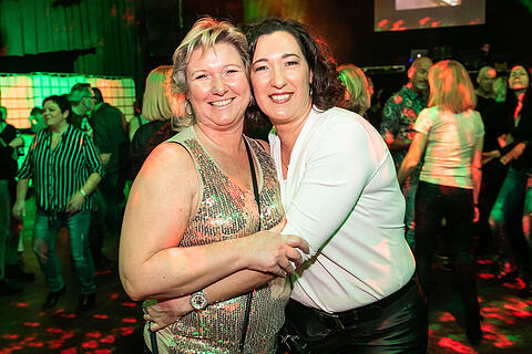 &Uuml;40 Party