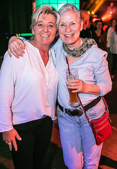 &Uuml;40 Party