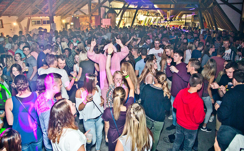 Bauer sucht Frau DJ N' Farmer