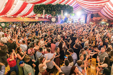 Frühjahrsvolksfest - HallyGally