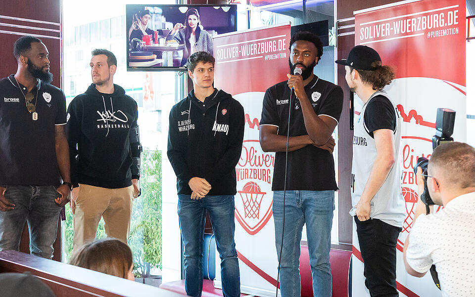 s.Oliver Würzburg Team Verabschiedung