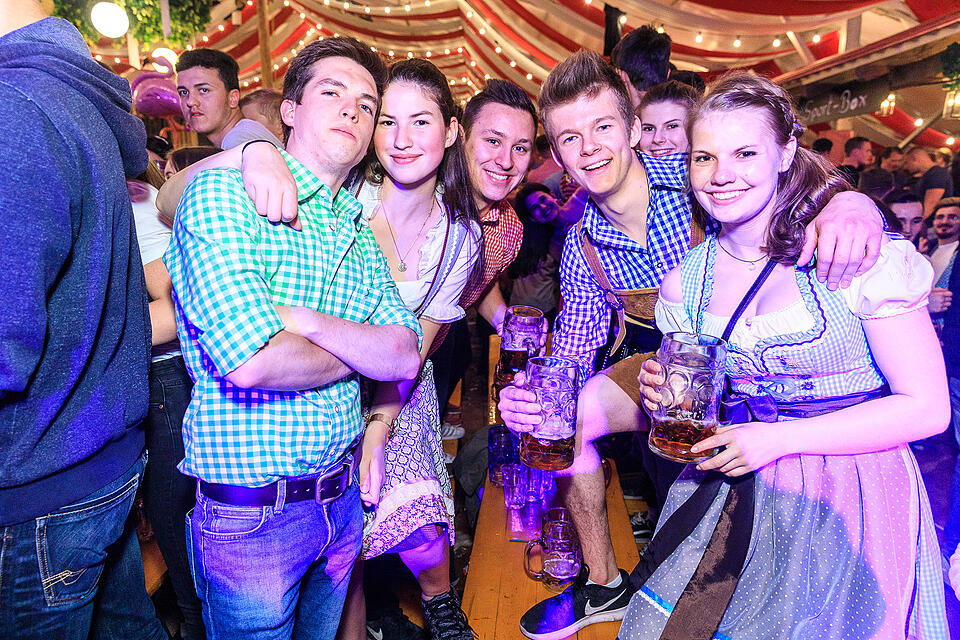 Fr&uuml;hjahrsvolksfest - Erwin und die Heckflossen