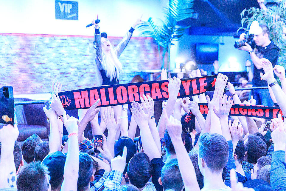 Mia Julia live