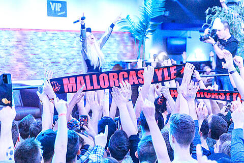 Mia Julia live