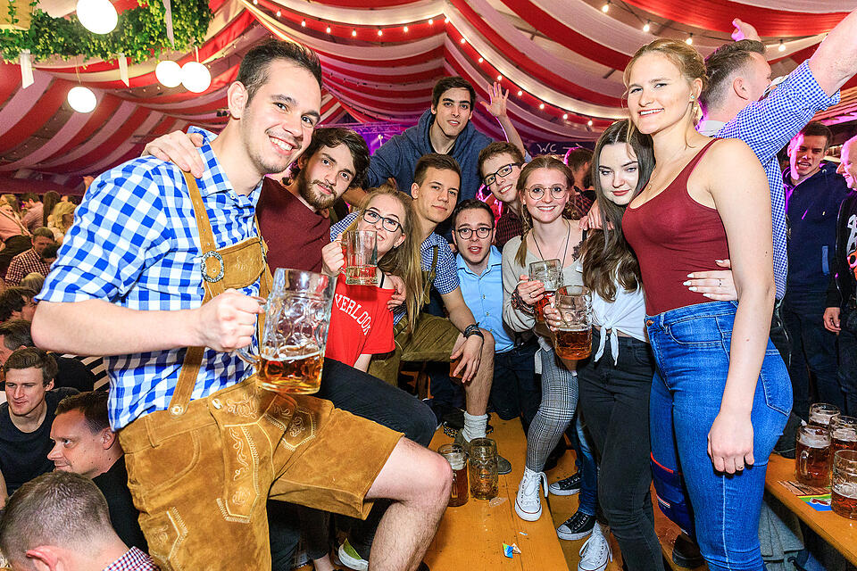 Fr&uuml;hjahrsvolksfest - Erwin und die Heckflossen