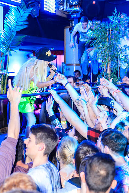 Mia Julia live