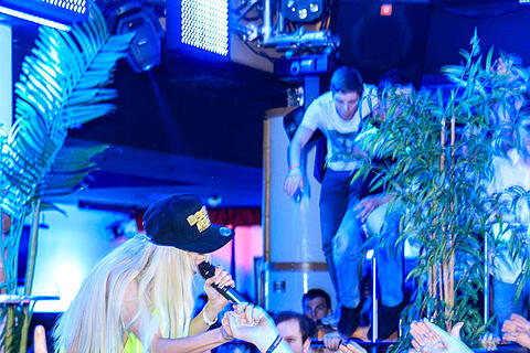 Mia Julia live