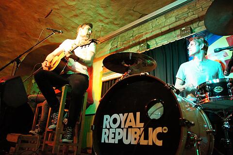 2011-05-11_royal_republic_bronnbach_kuenstlerkeller-14