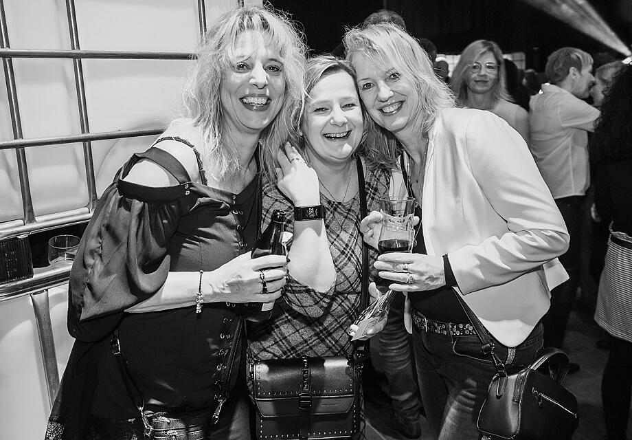 &Uuml;40 Party