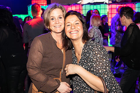 &Uuml;40 Party
